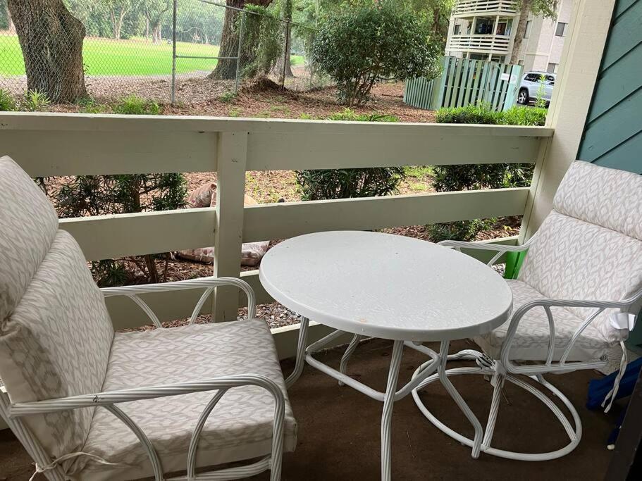 Cute 2 Bedroom, 2 Bath Condo At Folly Field Beach هيلتون رئيس جزيرة المظهر الخارجي الصورة