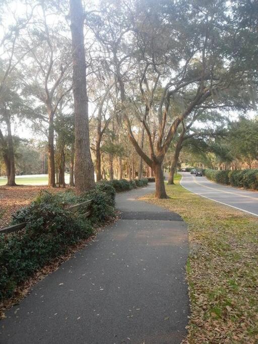 Cute 2 Bedroom, 2 Bath Condo At Folly Field Beach هيلتون رئيس جزيرة المظهر الخارجي الصورة