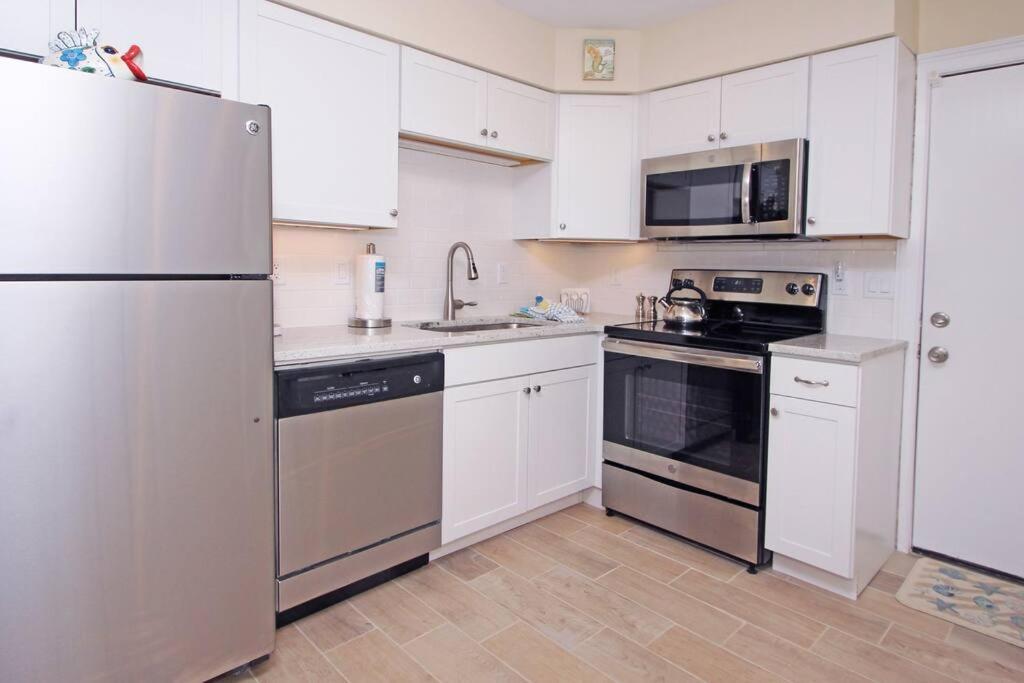 Cute 2 Bedroom, 2 Bath Condo At Folly Field Beach هيلتون رئيس جزيرة المظهر الخارجي الصورة
